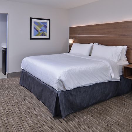 Holiday Inn Express & Suites - Marshalltown By Ihg Exterior foto
