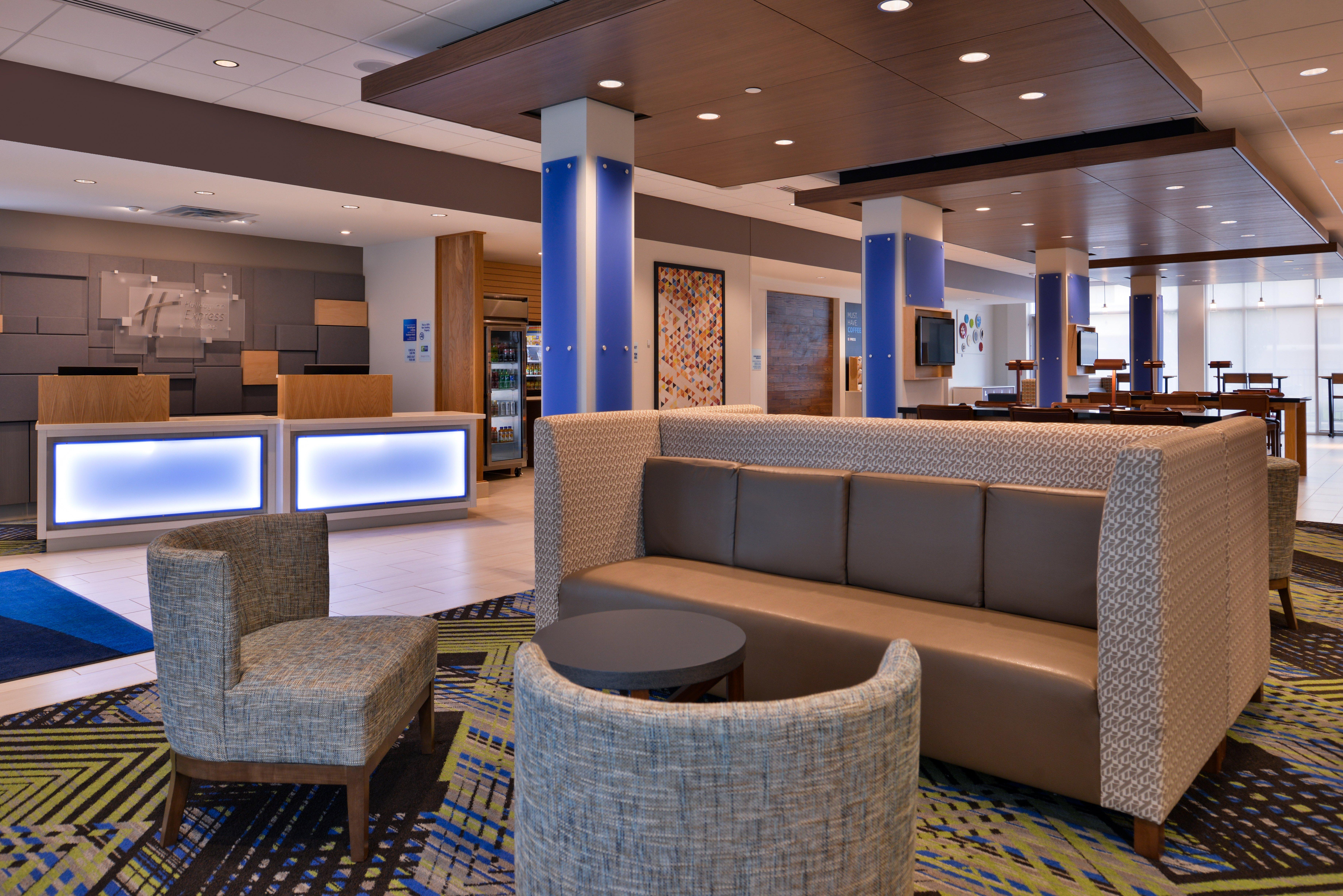 Holiday Inn Express & Suites - Marshalltown By Ihg Exterior foto